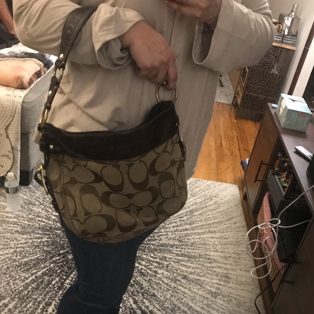 Coach bag with Wristlet - Picture 7 of 8